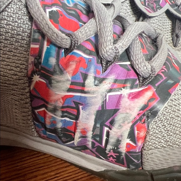 Nike Kyrie 5 Gray Graffiti (GS) - Picture 4 of 12